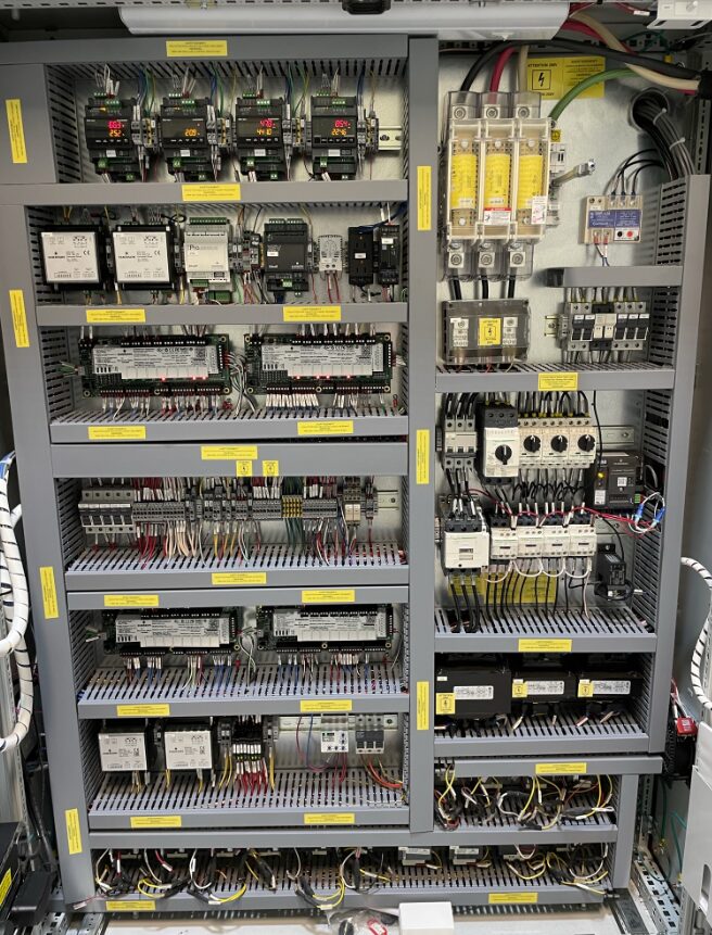 Superheat controller used in refrigeration systems to optimize performance